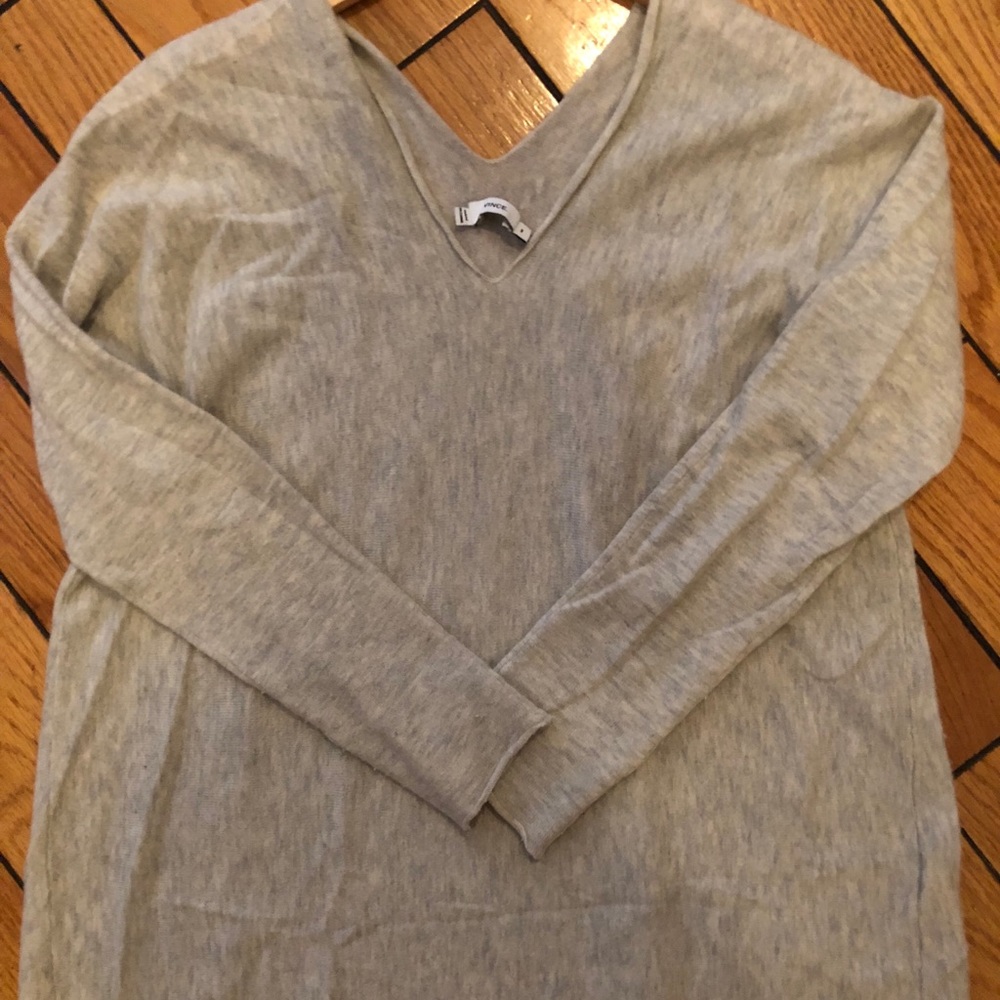 Vince light gray wool / cashmere v-neck sweater